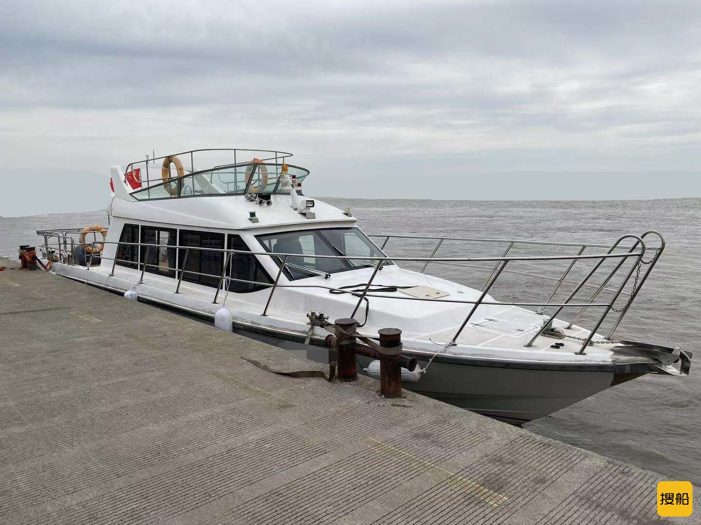出售2018年造13.8米10人内河玻璃钢游艇