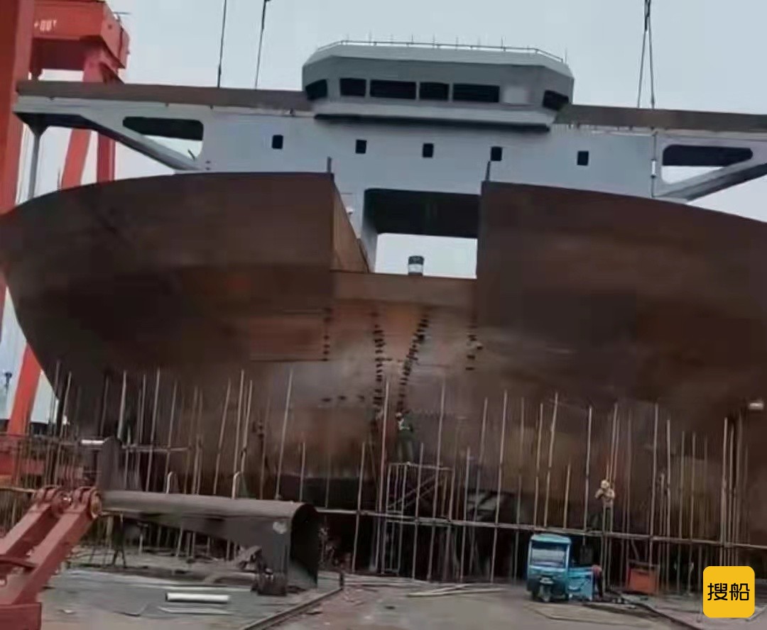 出售出租:  在建30000吨前驾前跳机动甲板驳船