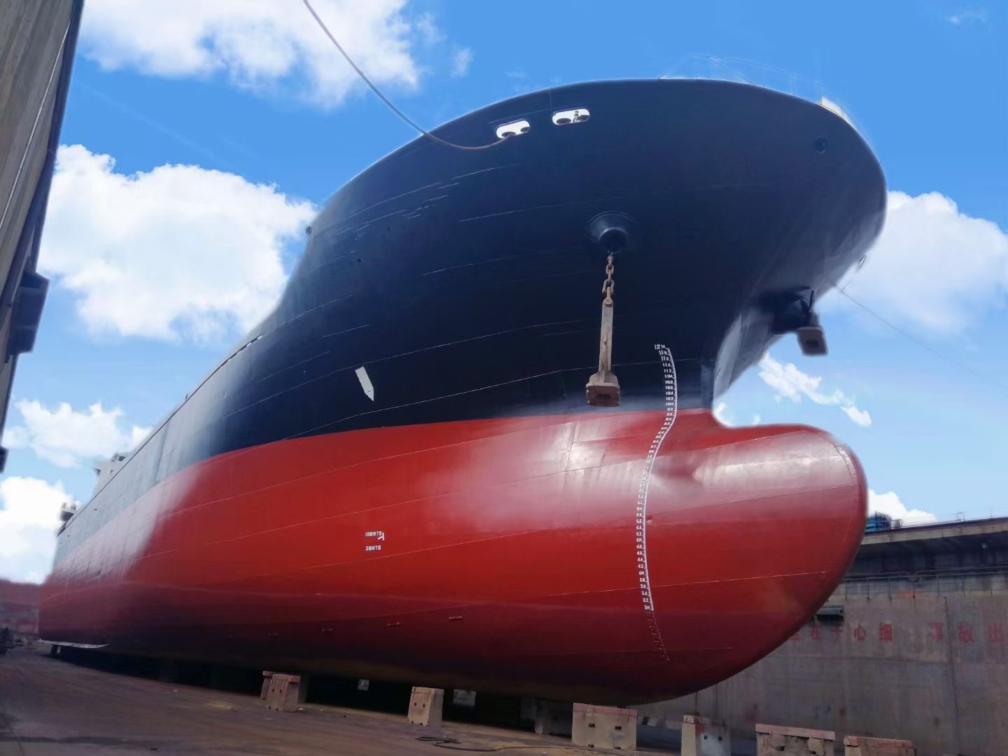 出售新造11000吨 集装箱船