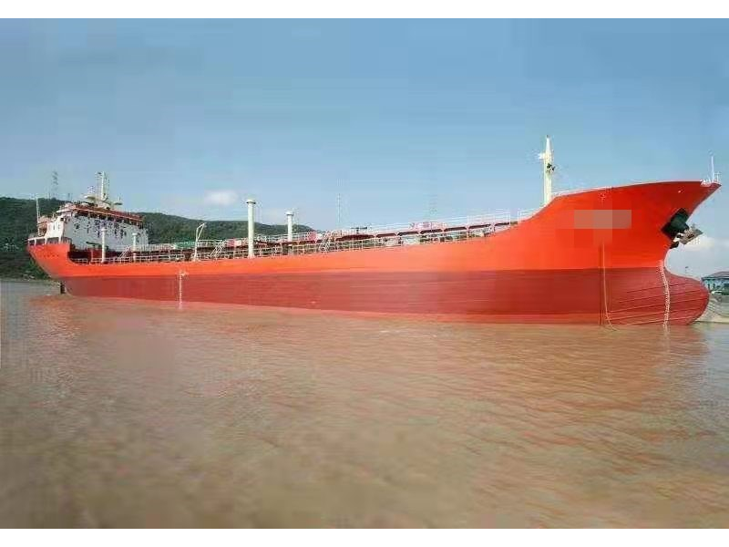 出售2002年建造4750载重吨油船