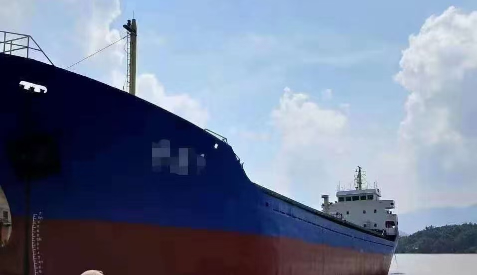 出售2002年9月份浙江造2700吨干货船