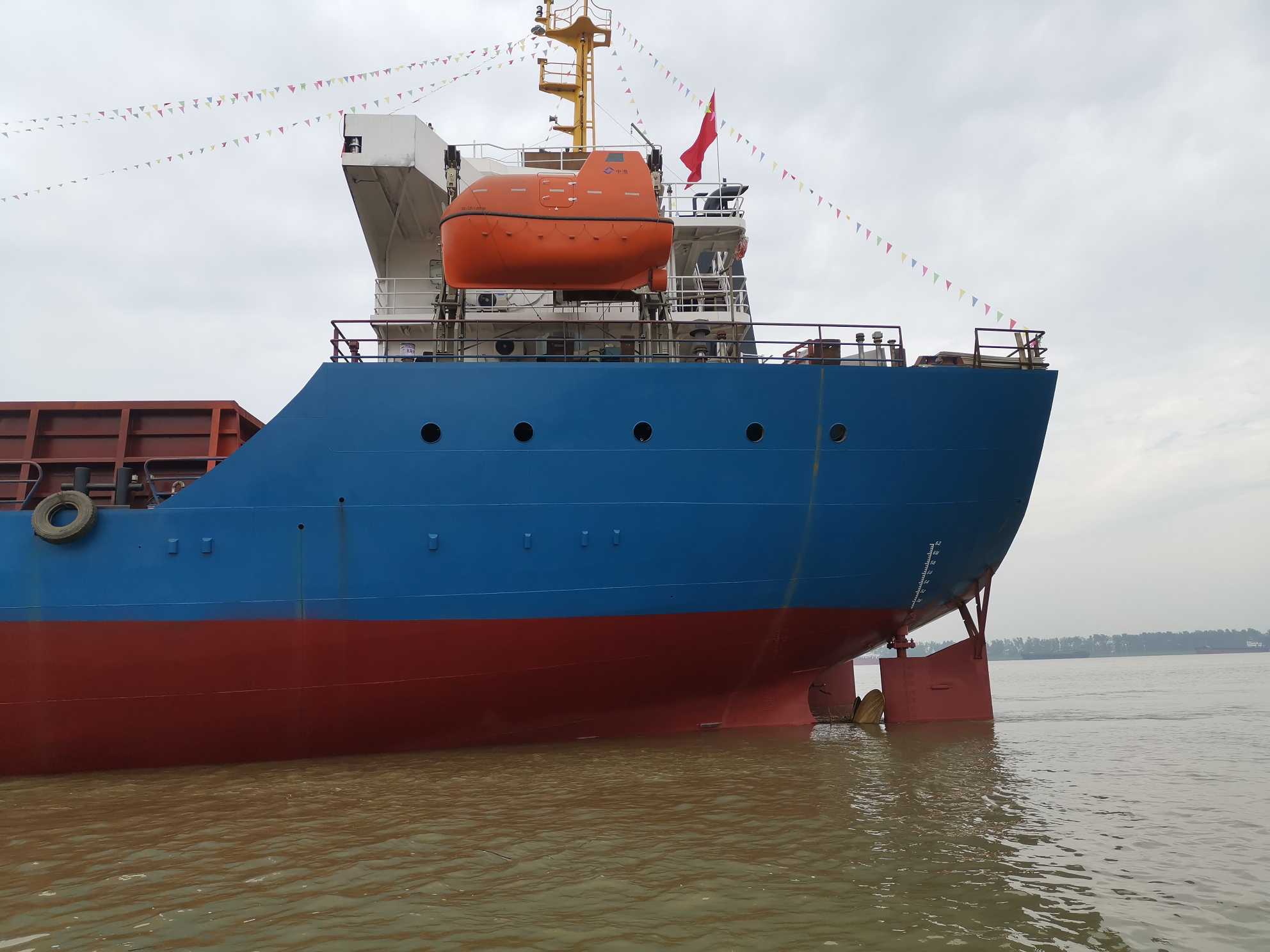 8100吨近海甲板海船