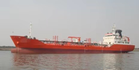 售:8000吨油船运力