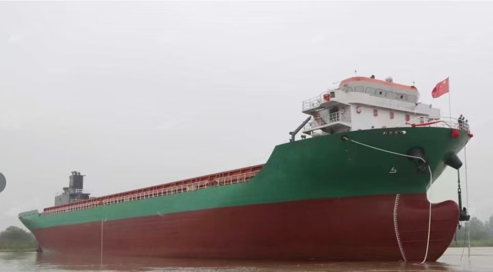出售： 2019年造22000吨集装箱船