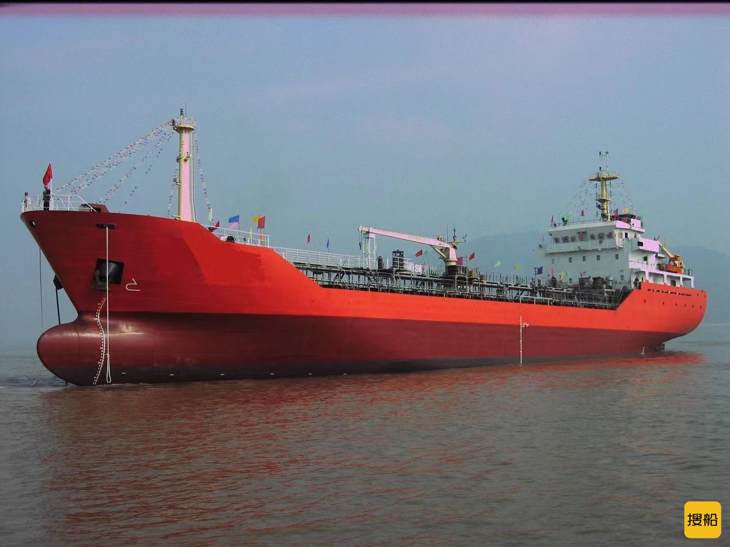出售.7500吨成品油船.