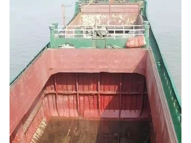 出售：4000吨散货船近海（单机）