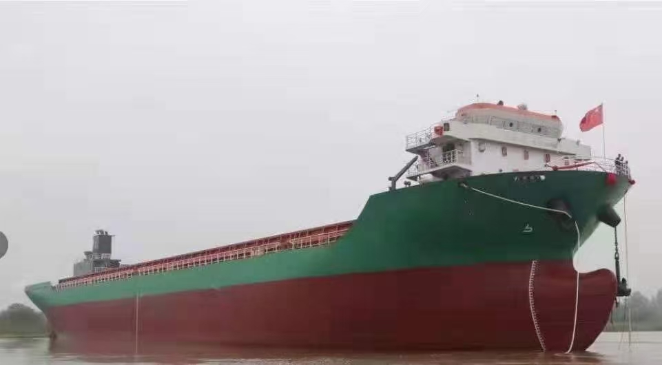 出售： 2016年造9000吨敞口集装箱船