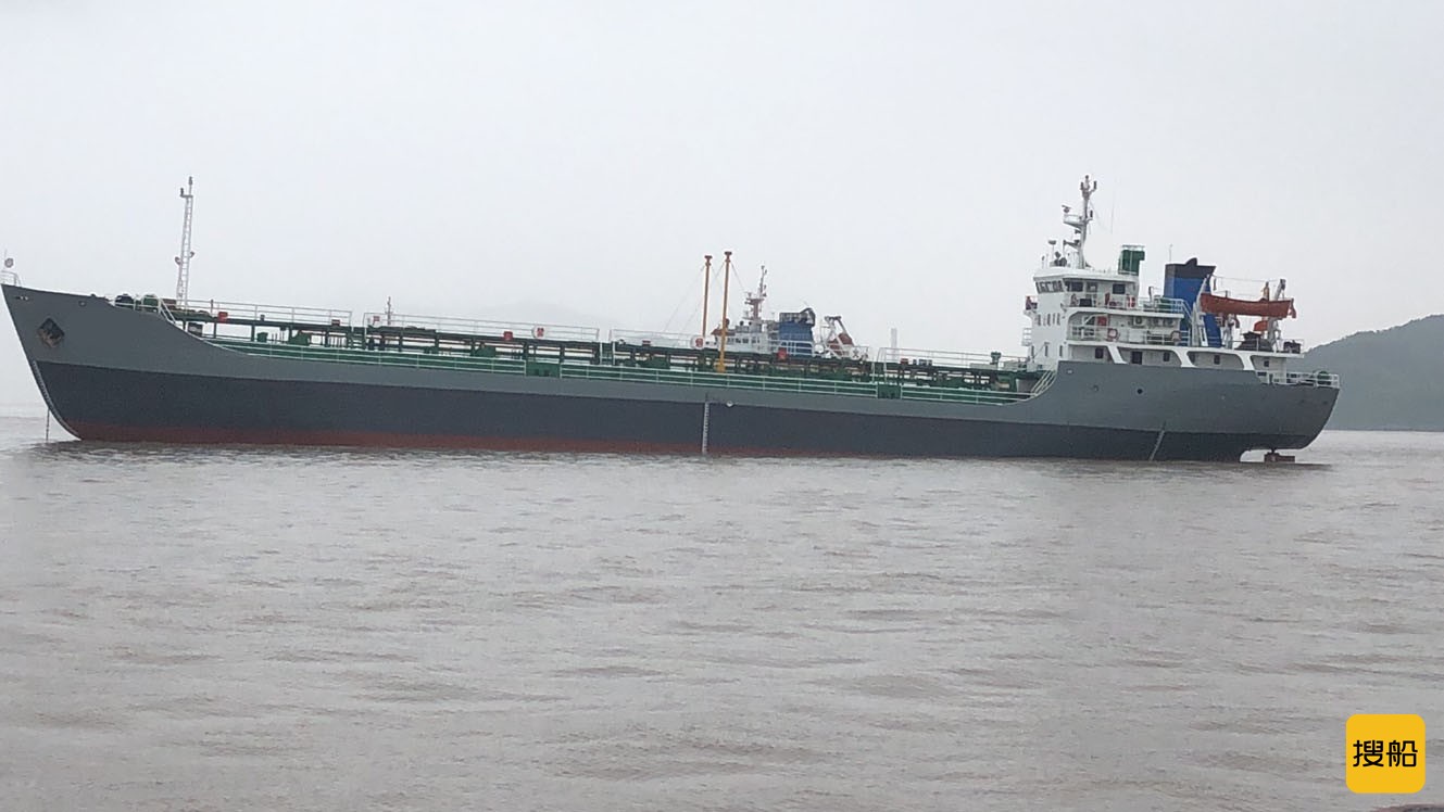 出售2005年造3200吨近海双底双壳一级油船