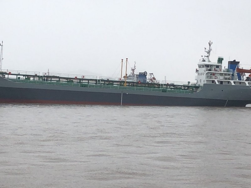 出售2005年造3200吨近海双底双壳一级油船