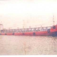 2008年1000吨双底双壳加油船