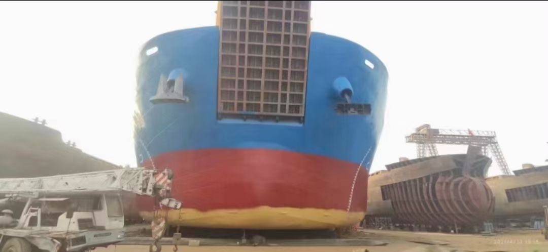 出售8100吨甲板驳船