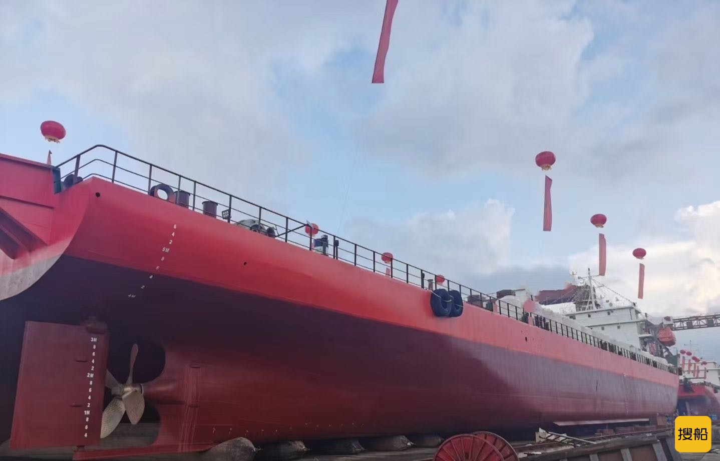 出租6200吨甲板船