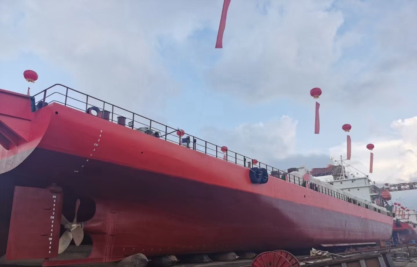 出租6200吨甲板船
