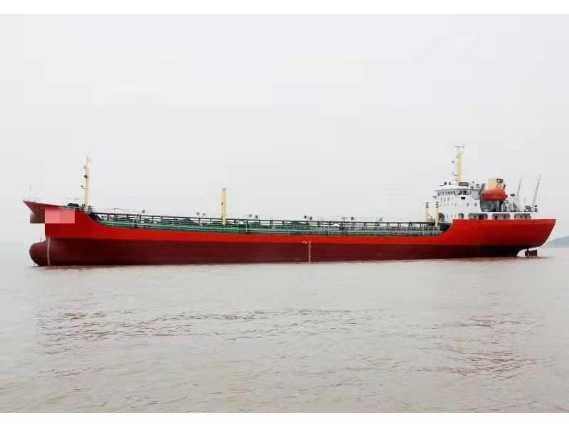 出售6631吨油船