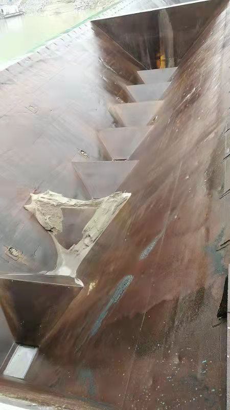 私人出售2000吨皮带自卸砂船