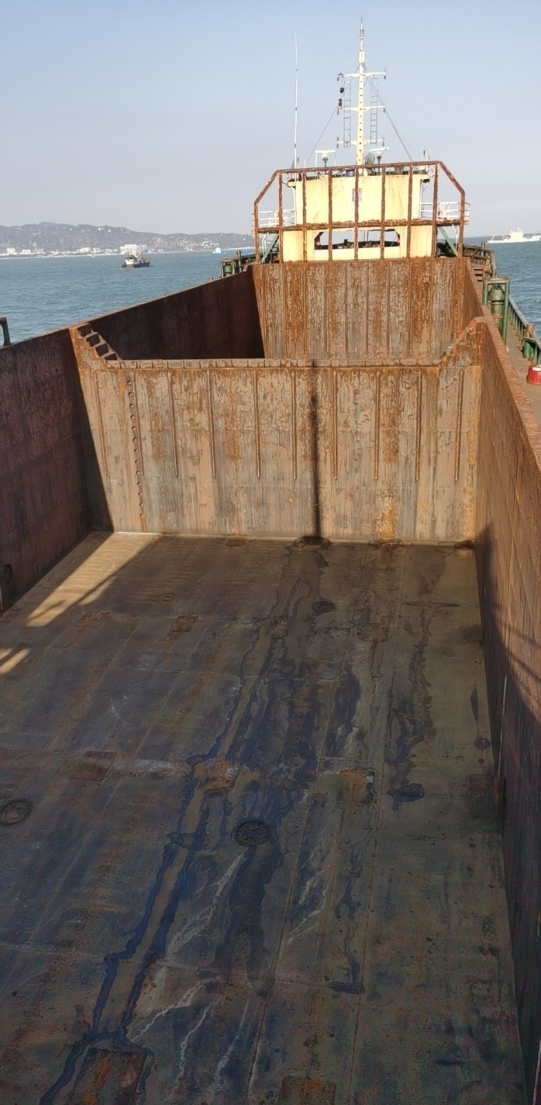 出售2010年造2700吨200TEU沿海敞口集装箱船