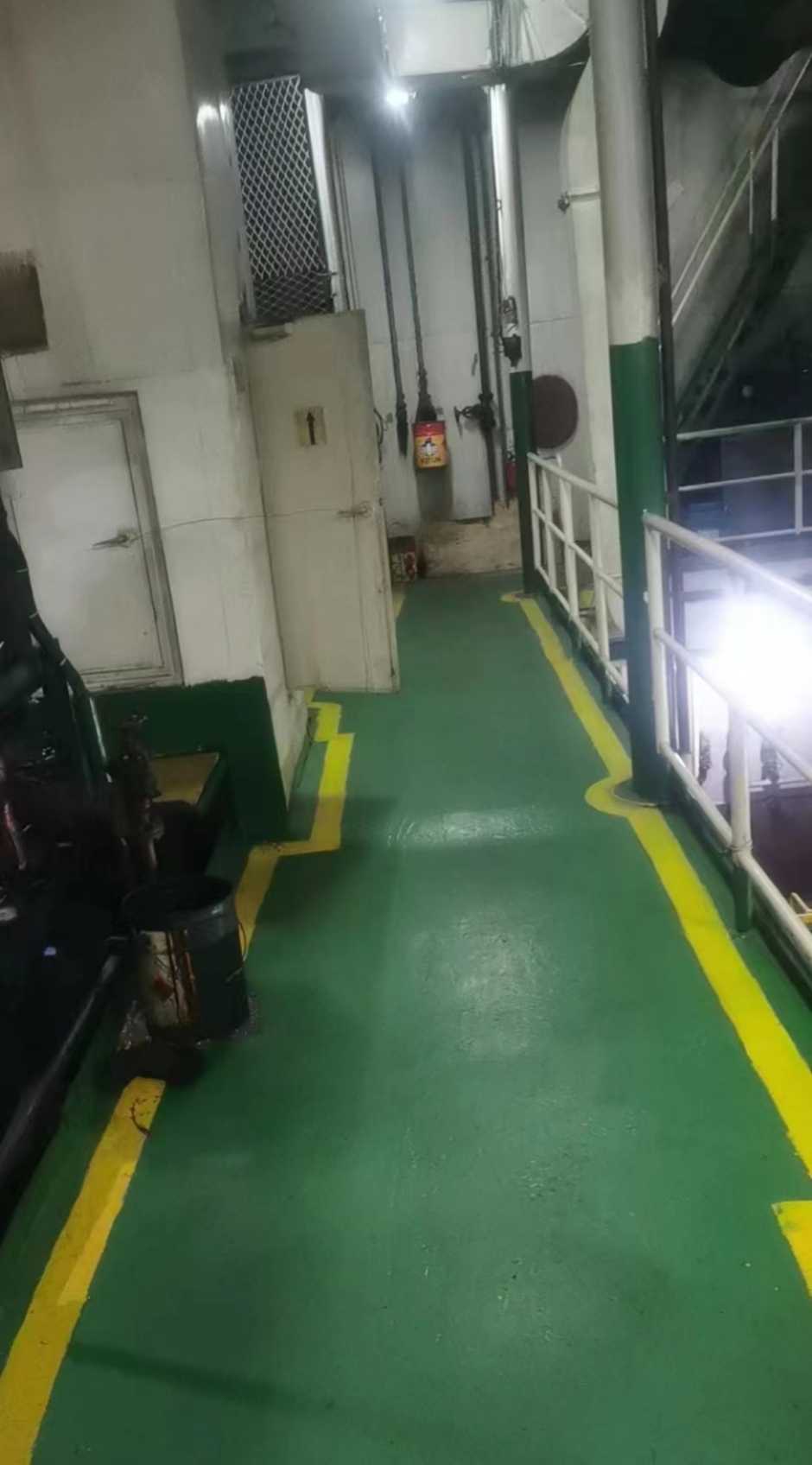 出售10200吨货船