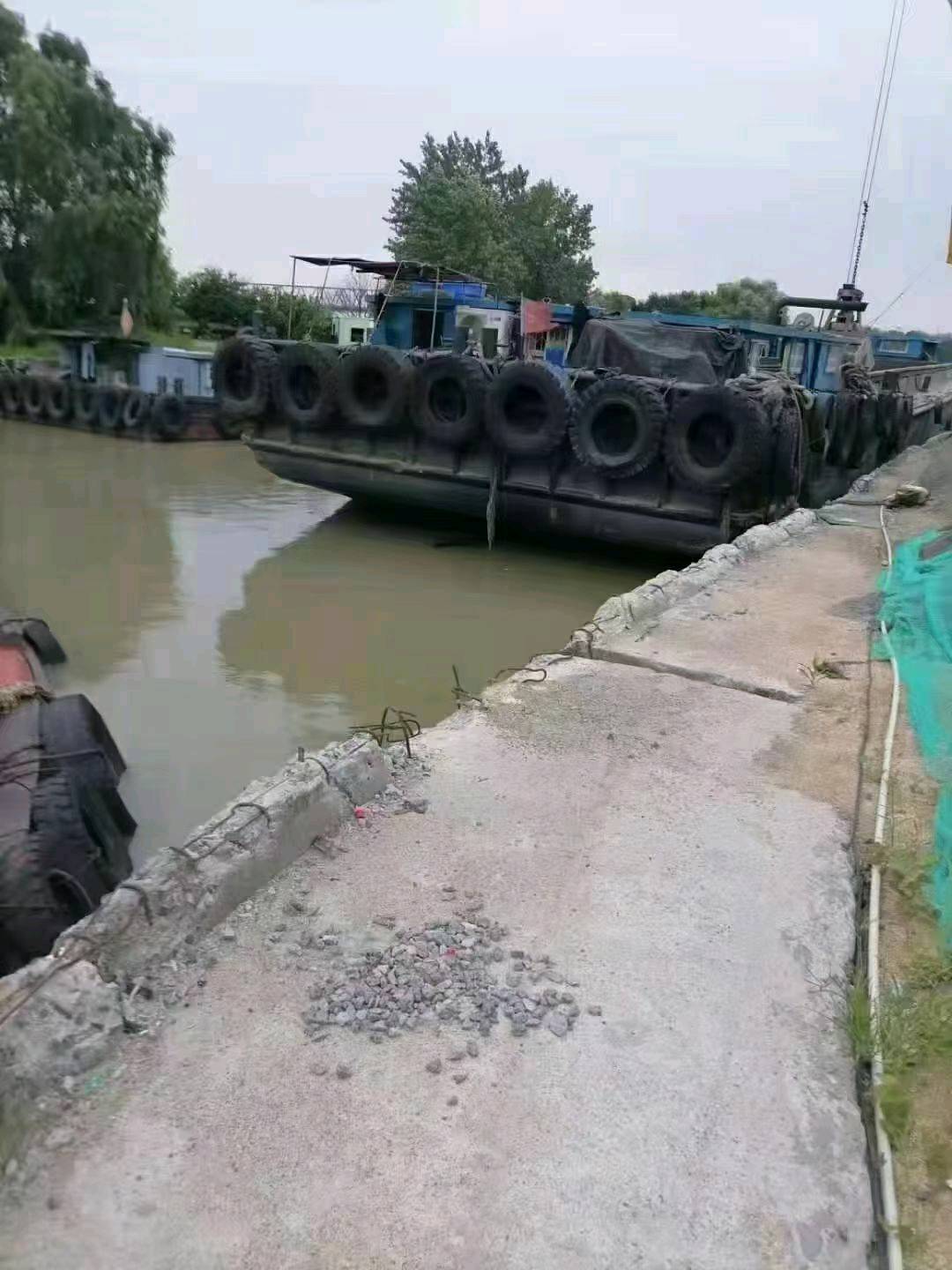内河船