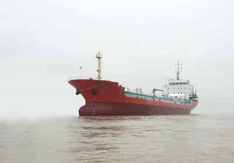售：近海4700吨一级油船带公司出售