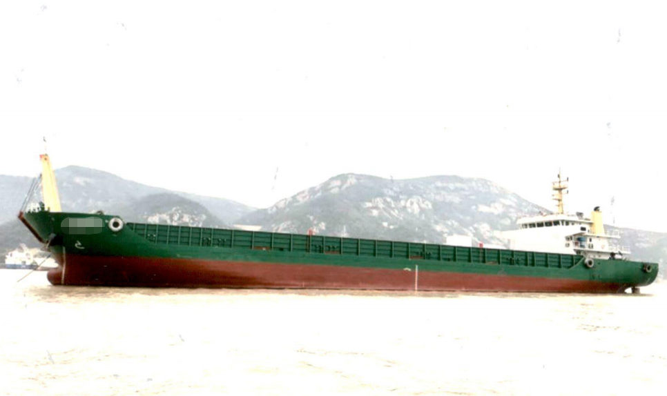 出售: 【后驾前跳板甲板货船】5000吨，2020年浙江造，编号：B21112301