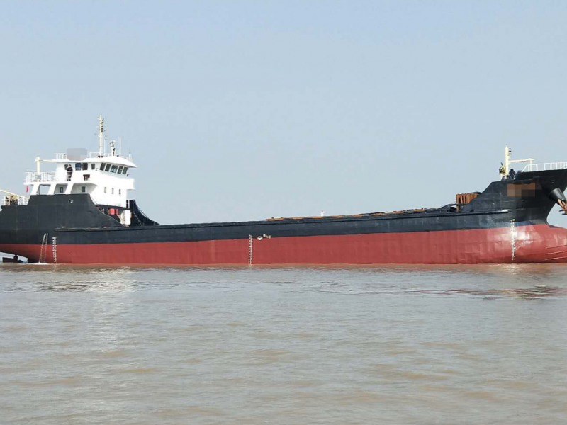 出售: 一般干货船854吨实载1200吨，2011年安徽造