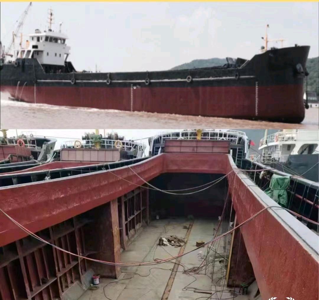 1350吨货船