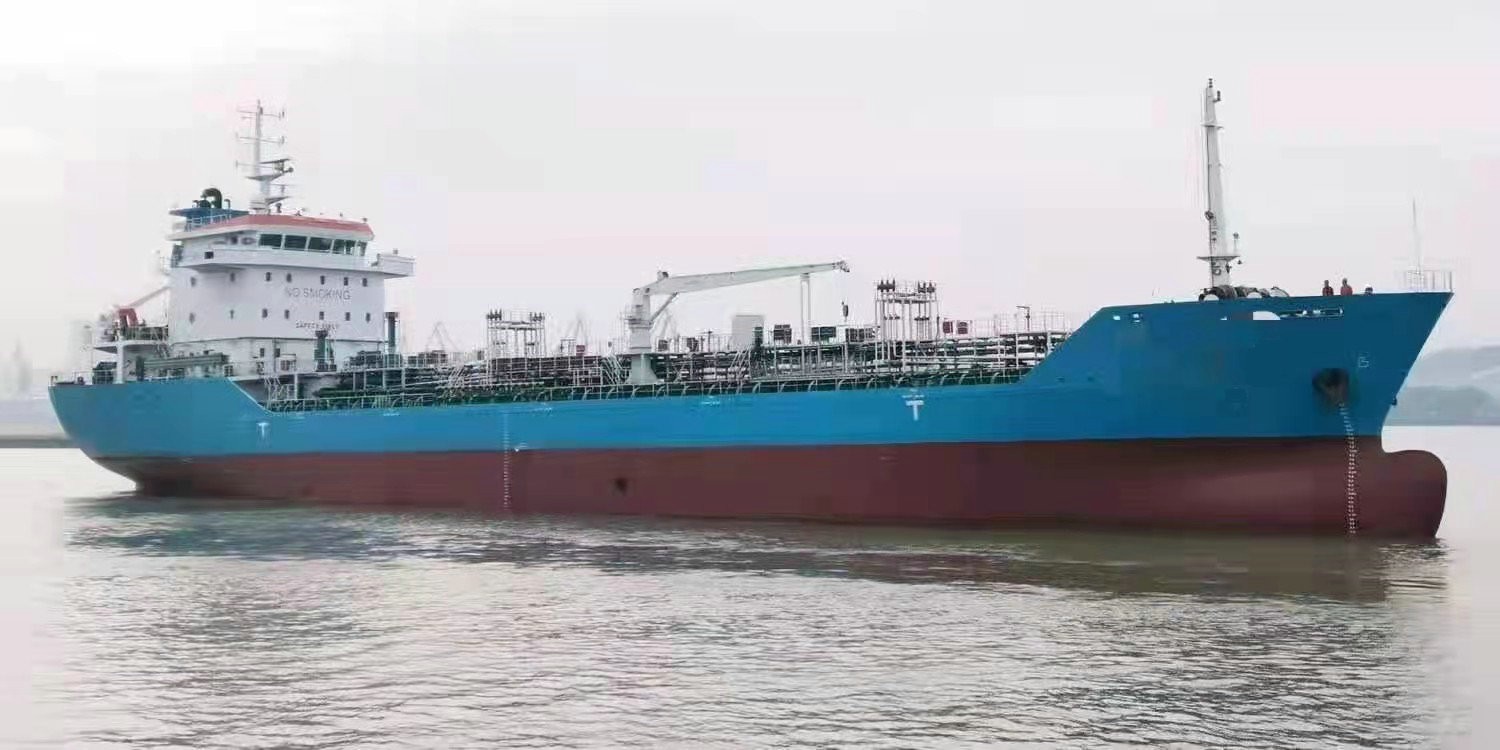 售：2012年近海4000吨重油船