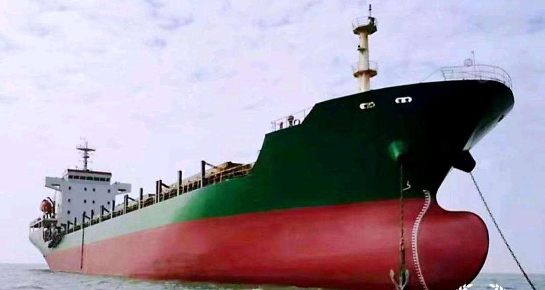 11600吨集装箱船