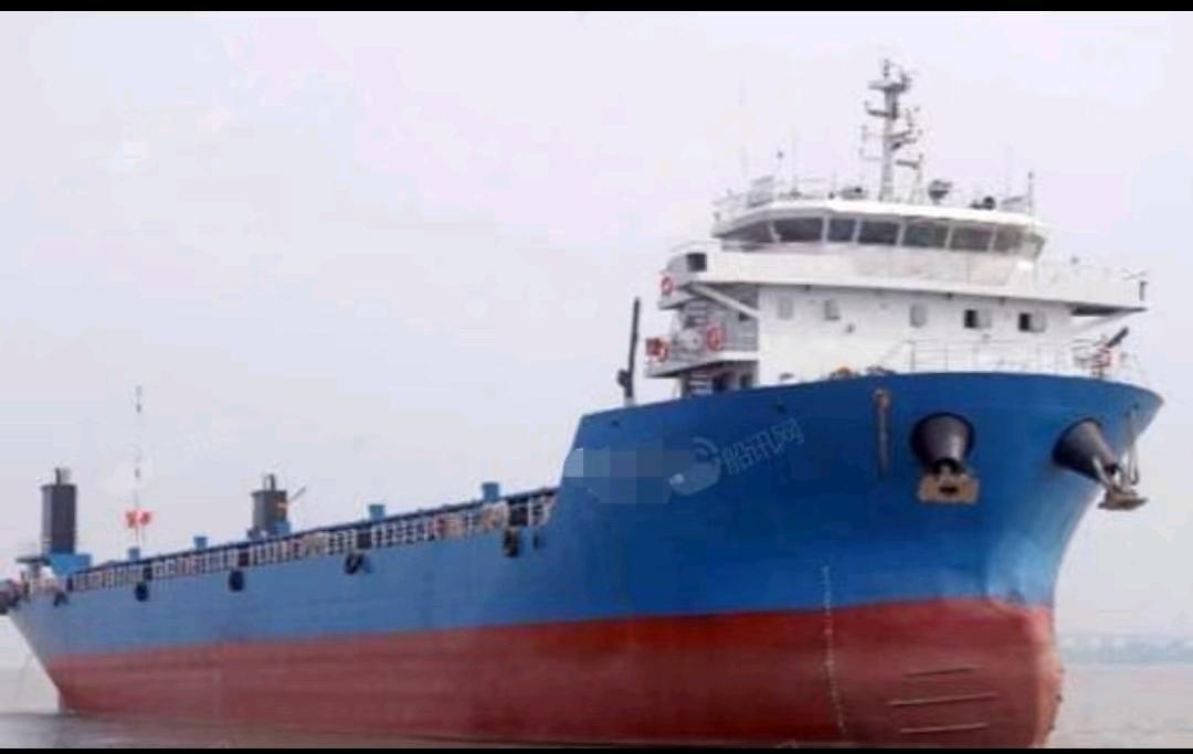 出售：准新船！！ 2020年造7200吨敞口集装箱船