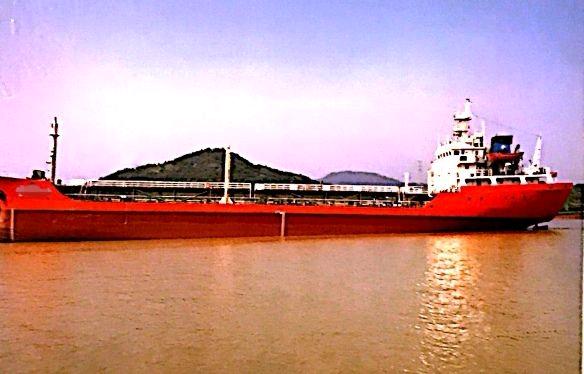 3500吨油船