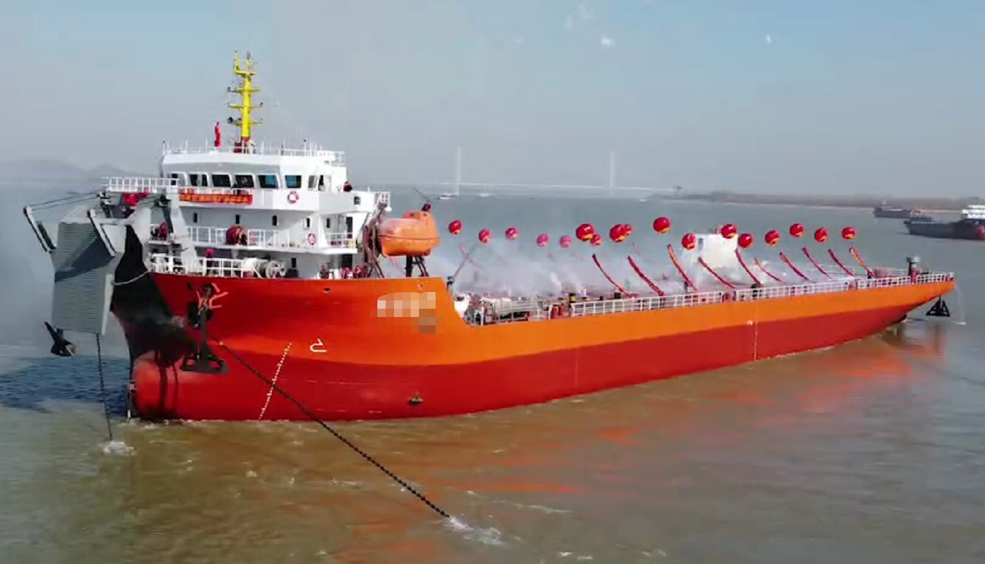 出售: 【前驾前跳板甲板货船】10000吨，2022年安徽造