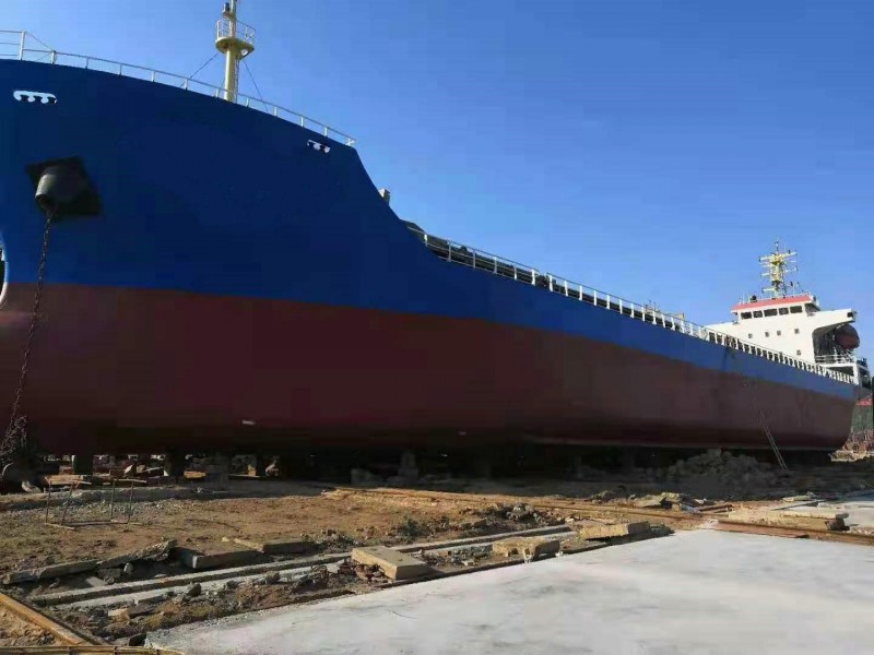 售;2010年近海5000吨散货船