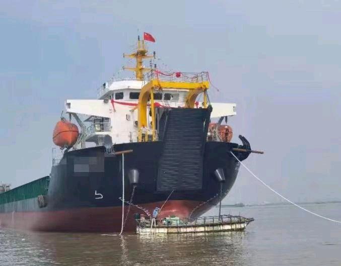 出租:【前驾甲板货船】宽40米、36米、35米、30米、28米、27.5米、26米、22米，带四锚定位