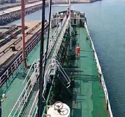 出售： 4000吨重油船