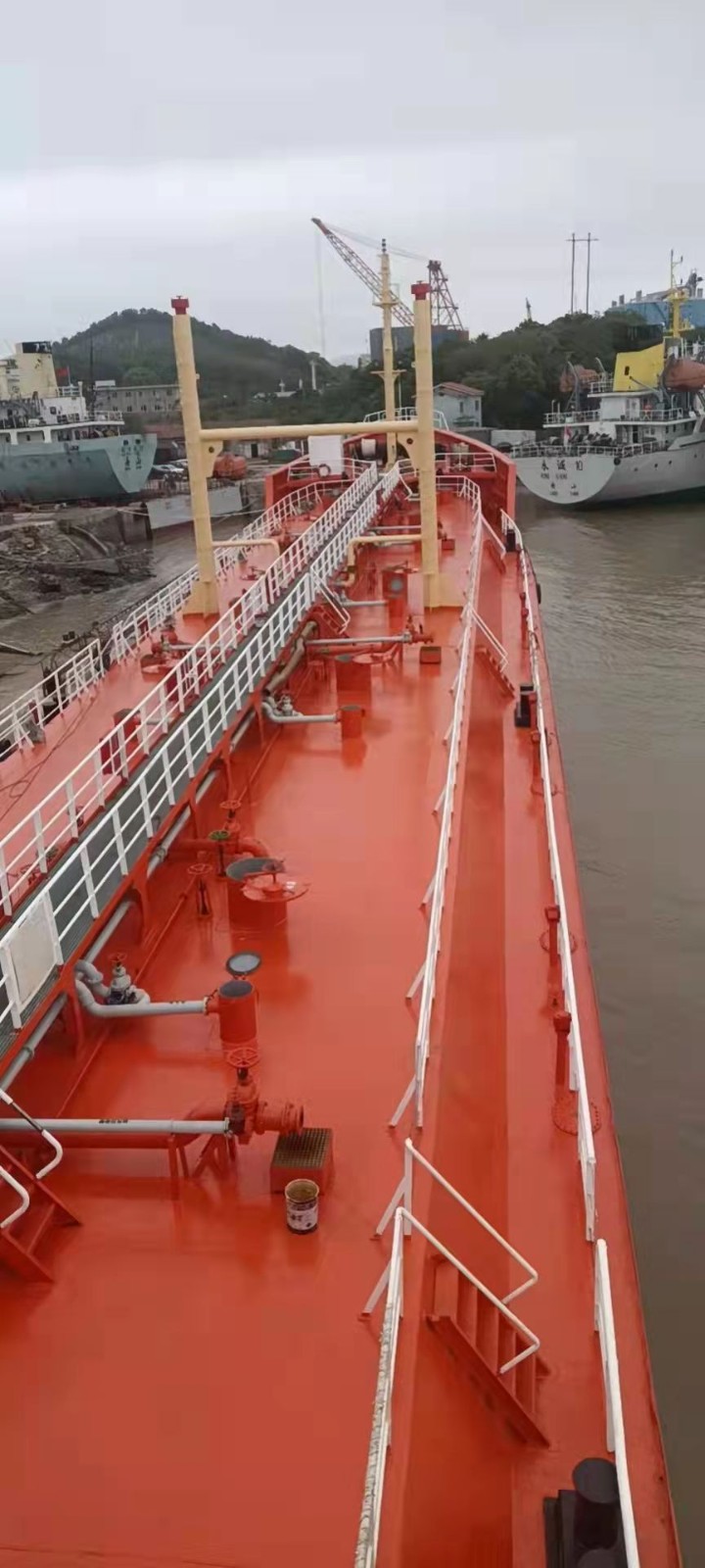 出售2005年双底双壳交通部3400吨油船