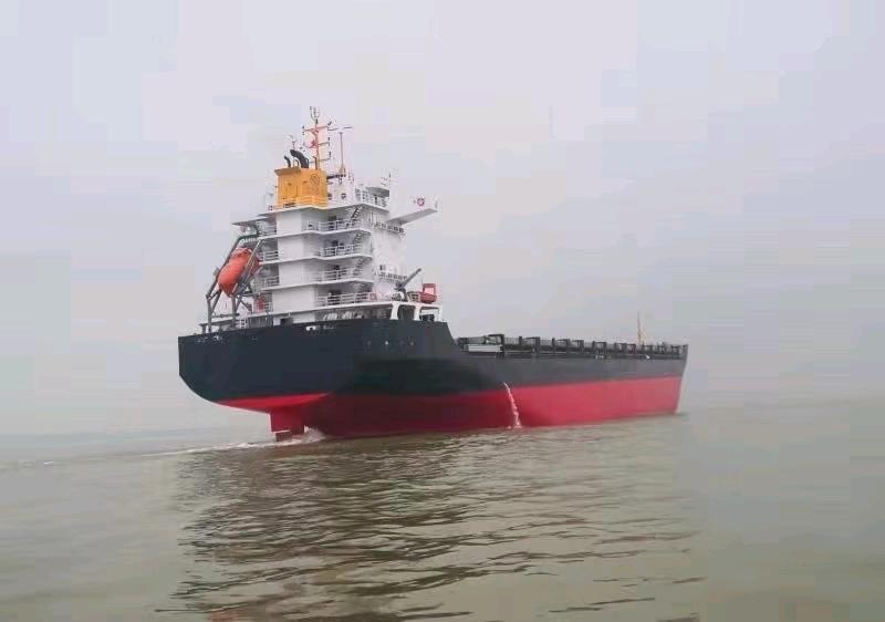 出售： 24000吨双壳多用途散货船