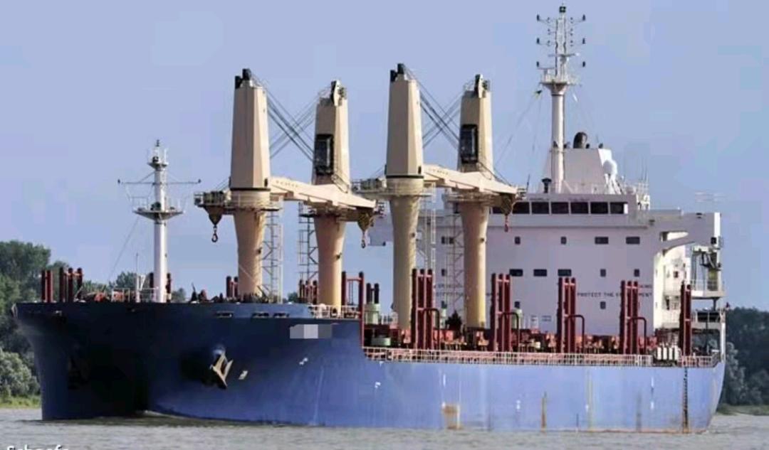 32000吨2010年韩国造散货船 出售