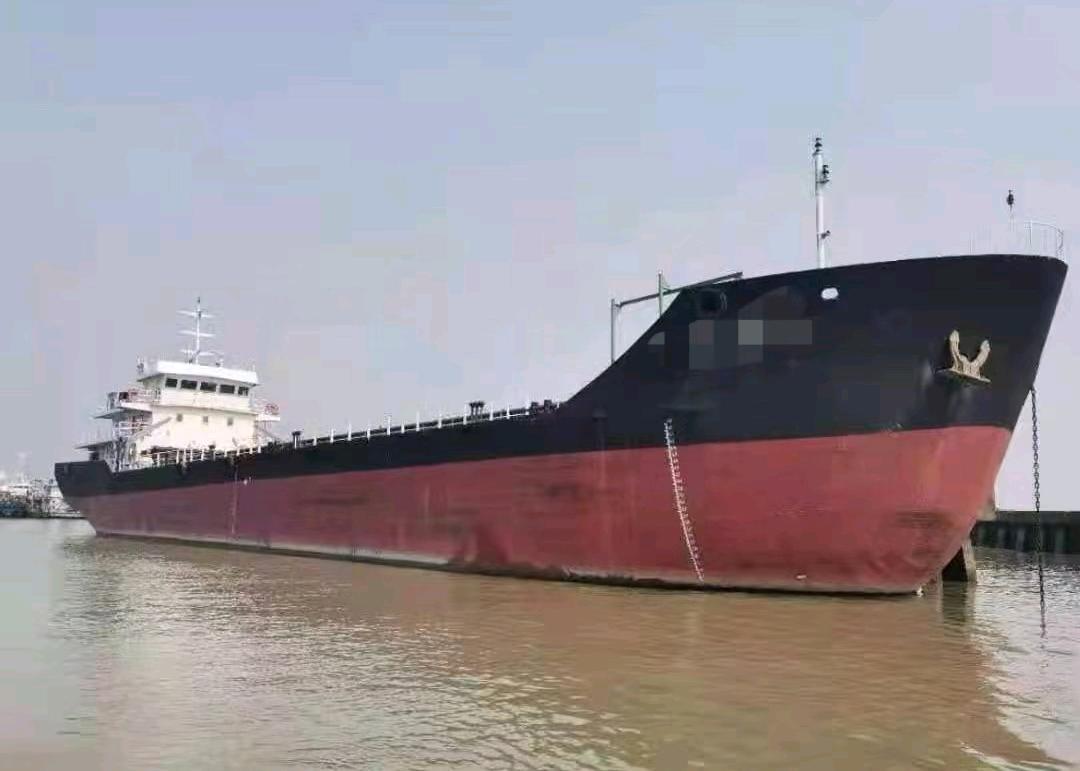 出售： 3500吨运泥船