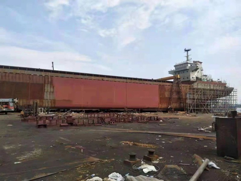 出售2007年国内ZC检验8700吨集装箱船