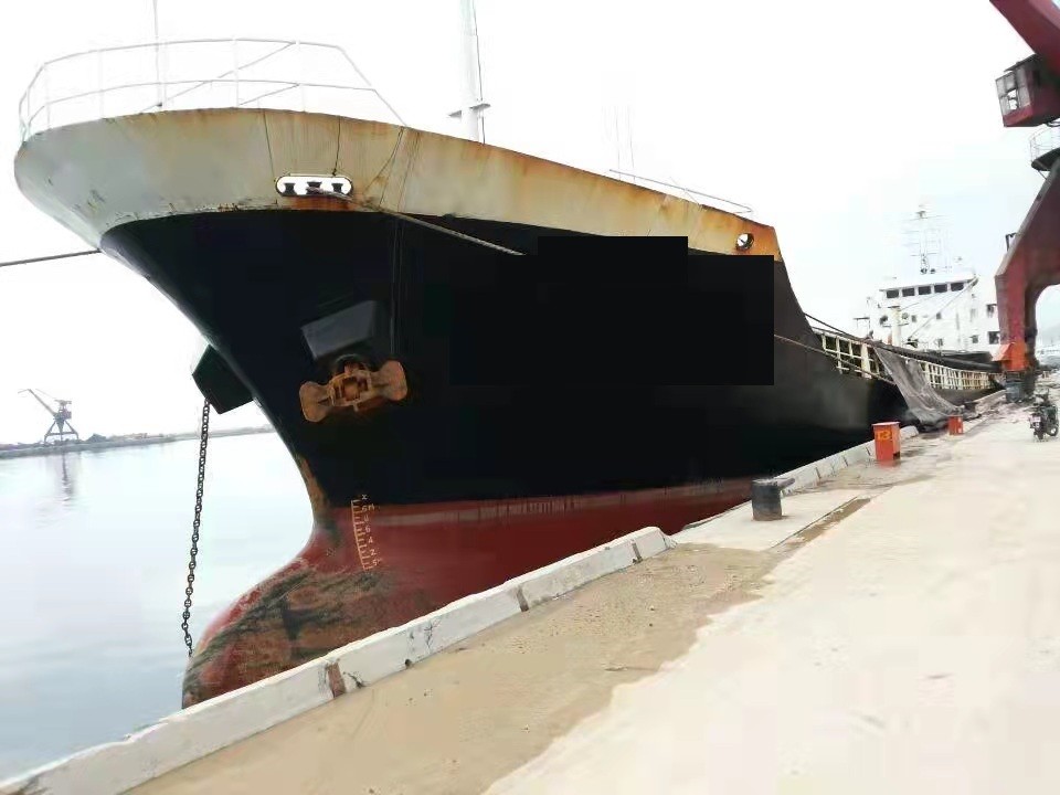 出售编号061 04年5183吨干货船
