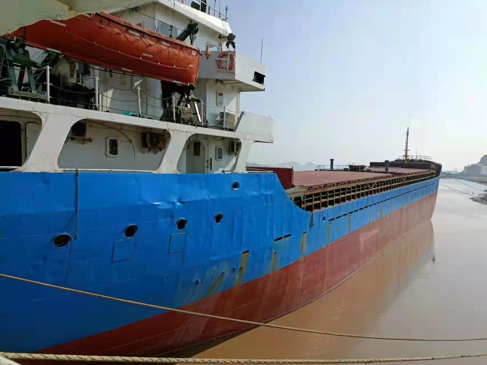 出售编号192 18年4089吨散货船