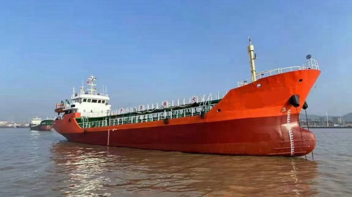 出售7500吨2021年造一级油船
