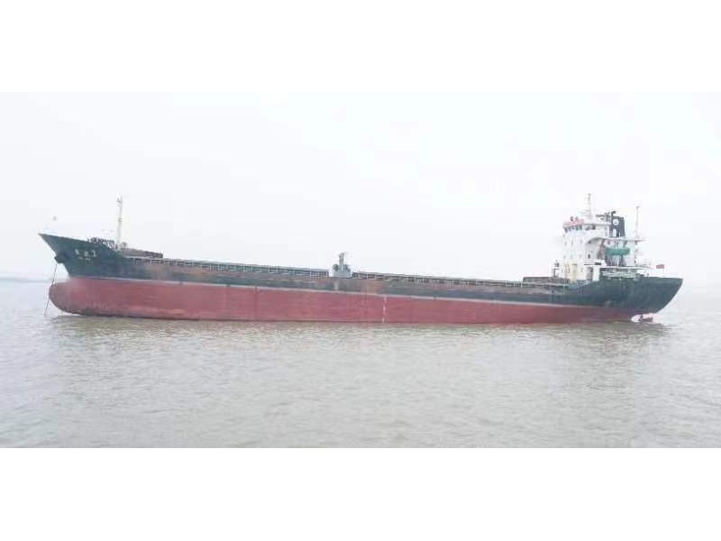 出售编号294 05年6000吨散货船