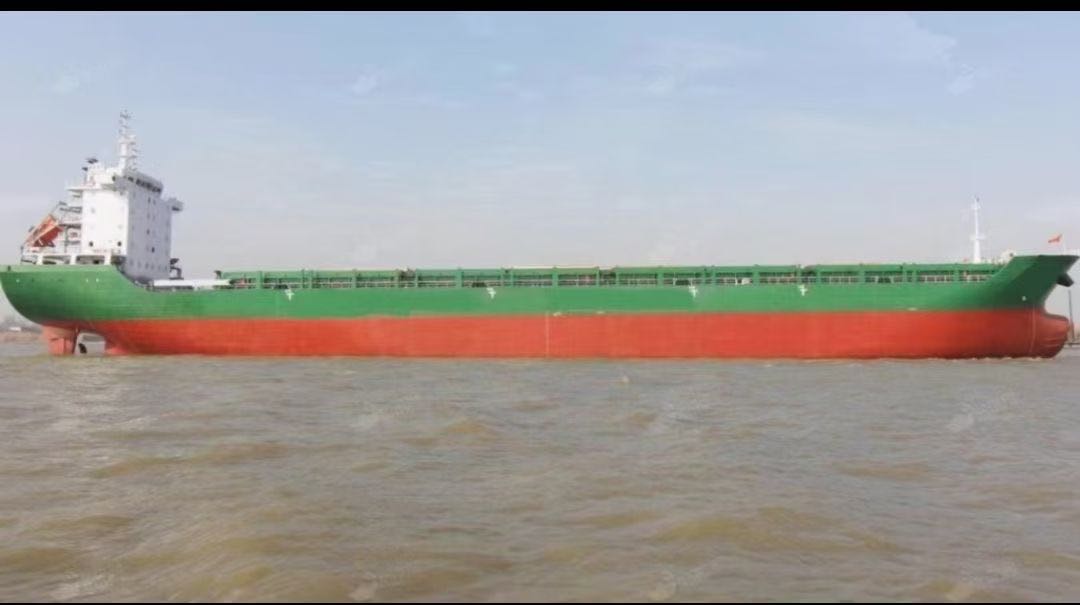 出售2018年国内新造ZC检验22000吨双底双壳集装箱船