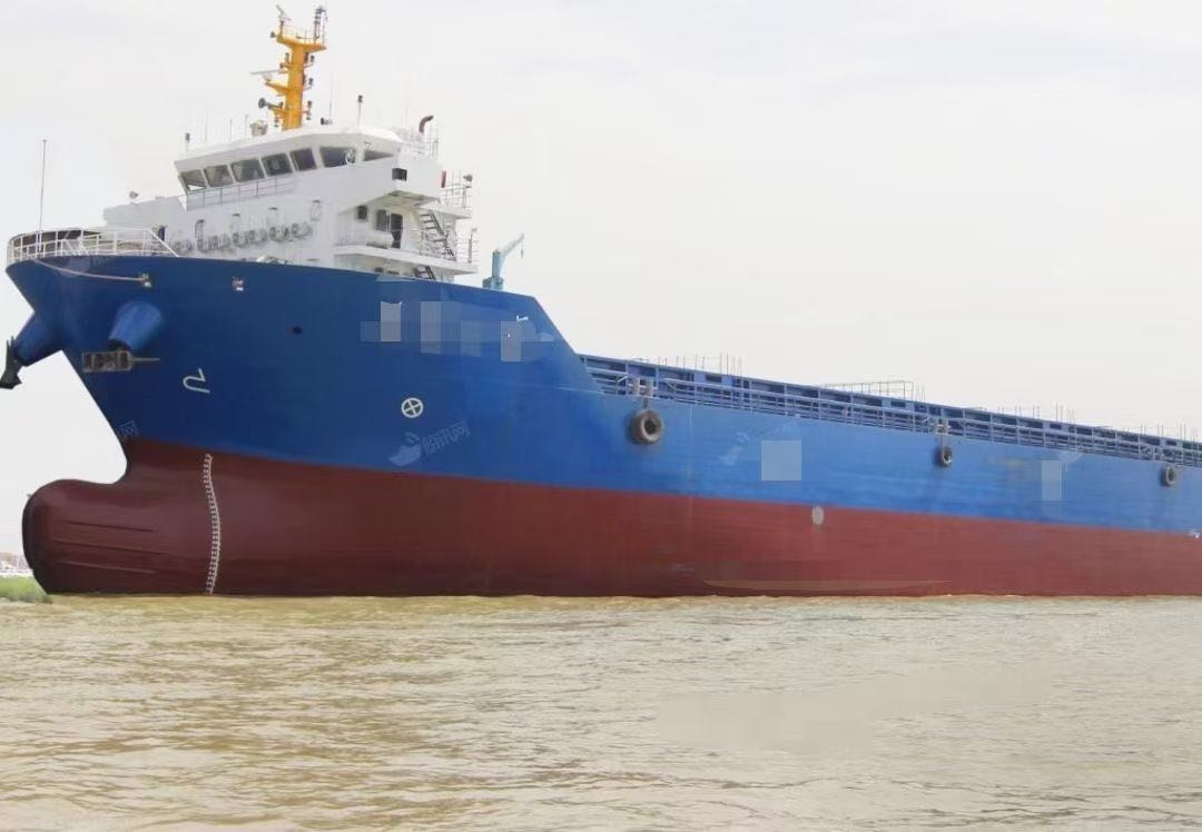 出售2017年造11000吨敞口集装箱船