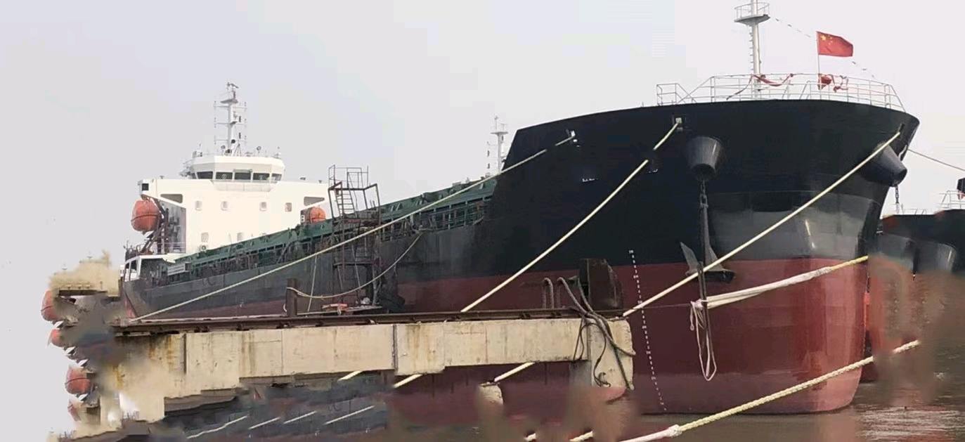 出售：8200吨双壳散货船 2022江苏造