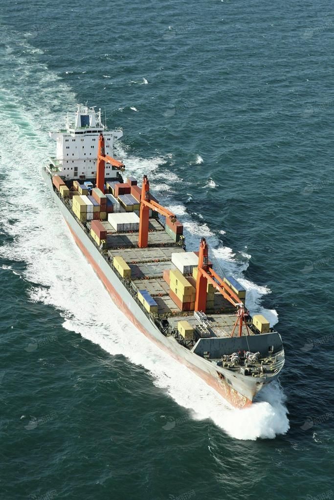 出售：11200吨集装箱船（7x7