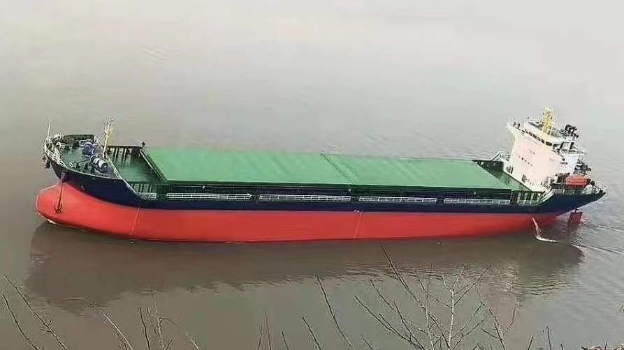 出售.出租7400吨散货船（吃水4.9米