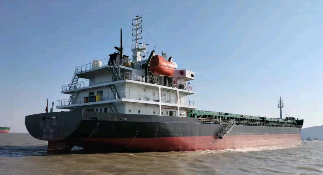 出售: 【散货船】双底双壳，7600吨，2020年造，浙江造，编号：B21071401
