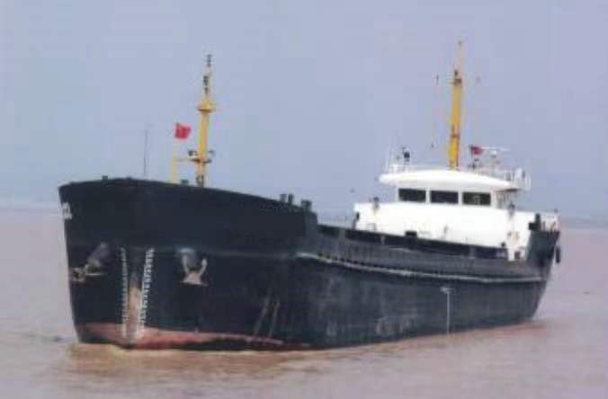 售：2004年沿海1000吨运泥船